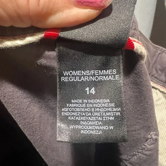 The North Face Women’s Cargo Capri Hiking Pants Taupe Gray Outdoor Size 14 - Picture 6 of 7